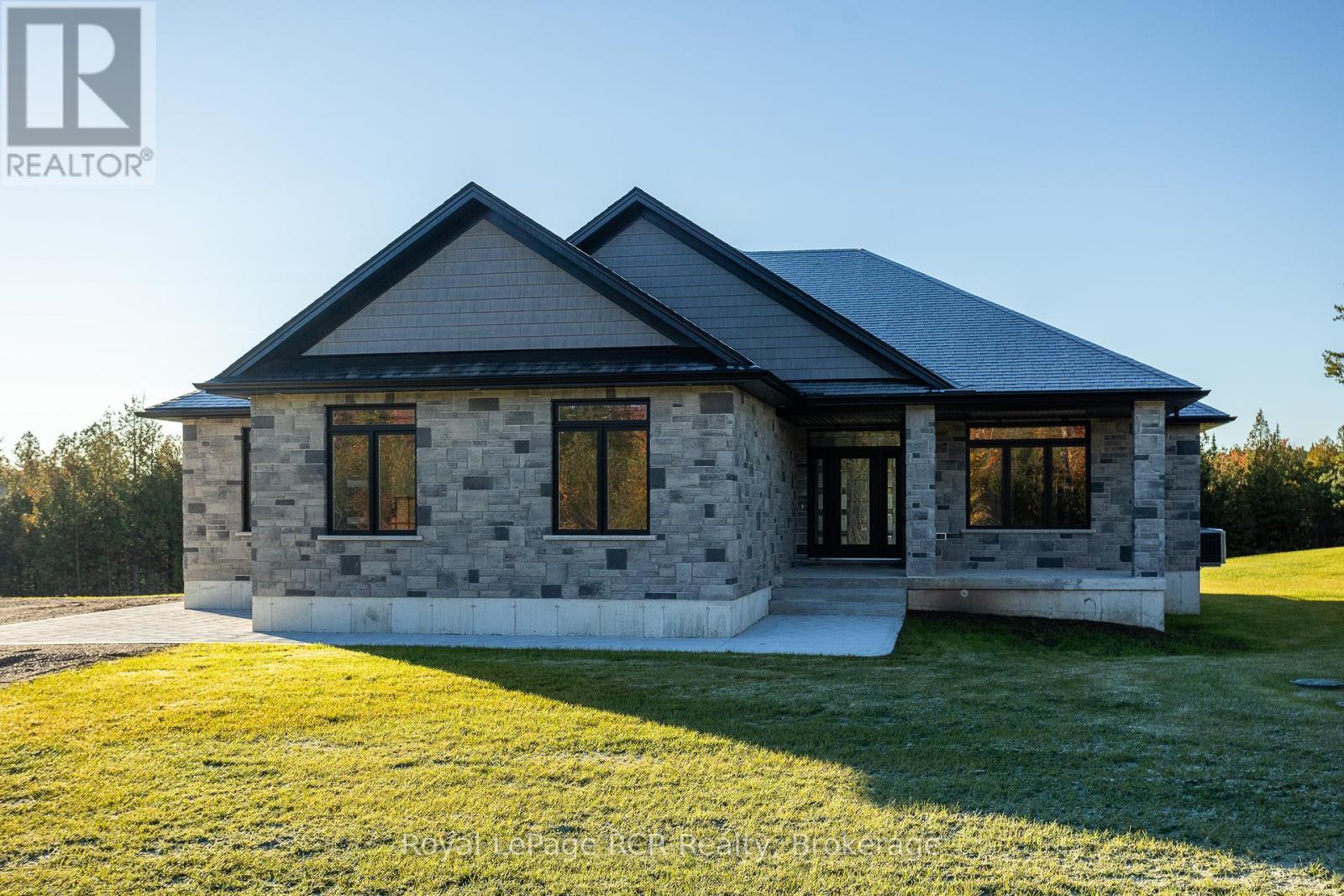 195 Boyd Lake Road, West Grey, Ontario  N0G 1S0 - Photo 1 - X12270163