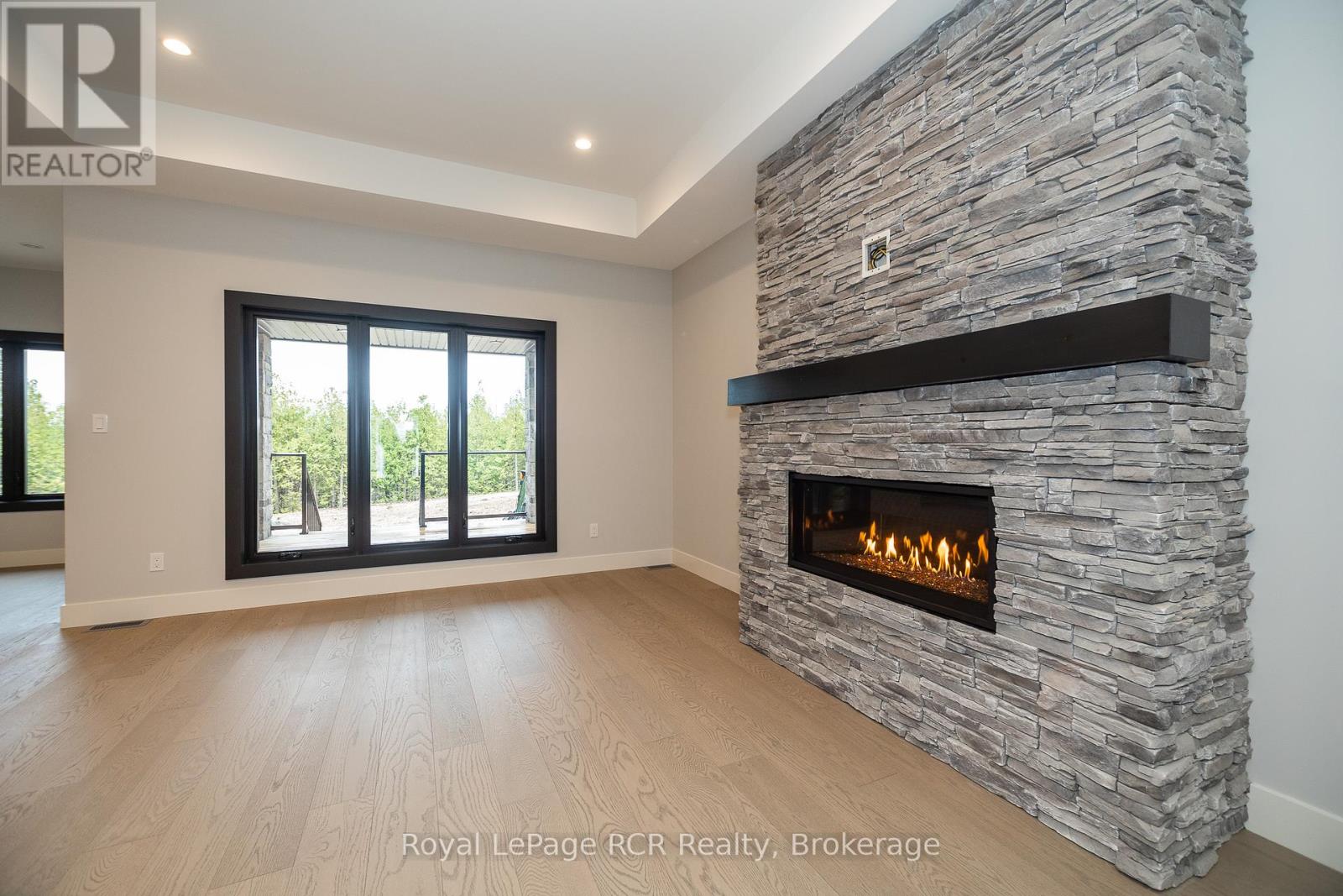 195 Boyd Lake Road, West Grey, Ontario  N0G 1S0 - Photo 11 - X12270163