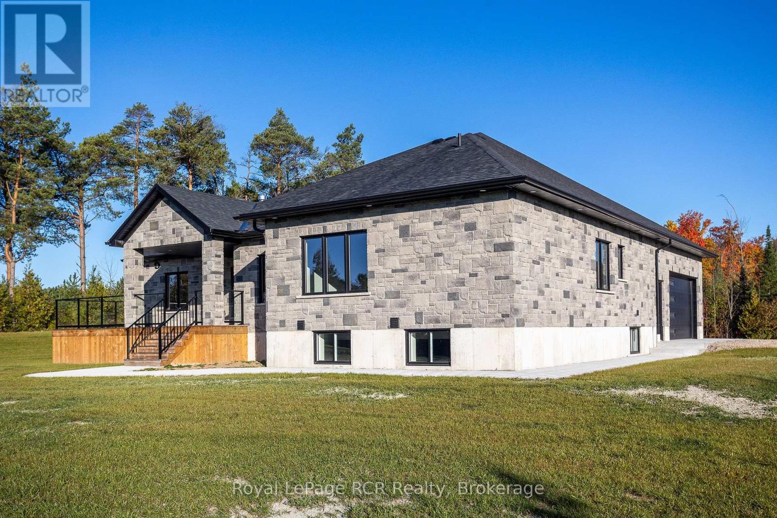 195 Boyd Lake Road, West Grey, Ontario  N0G 1S0 - Photo 4 - X12270163