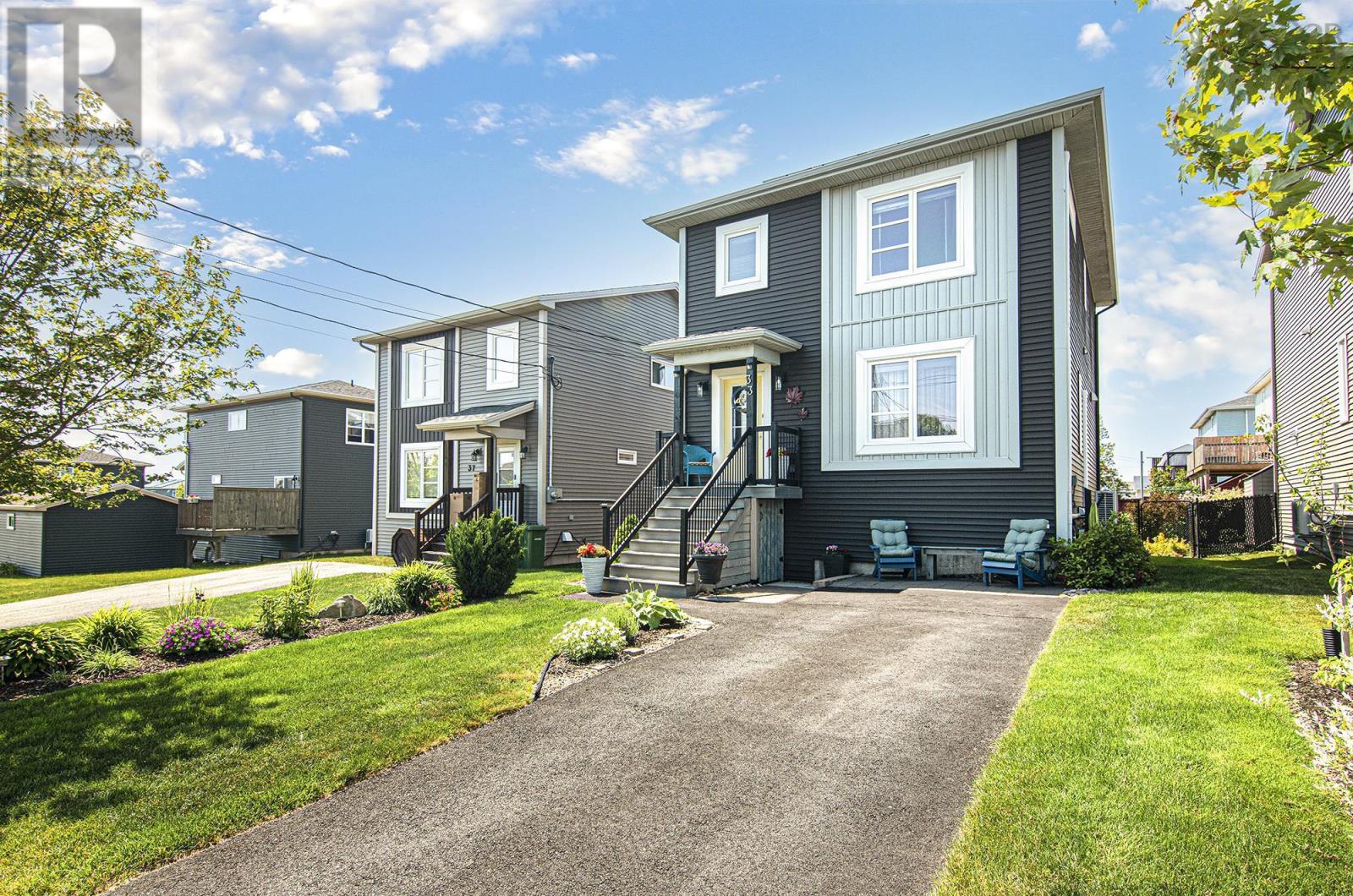 Property at 33 Boyne Court image 2