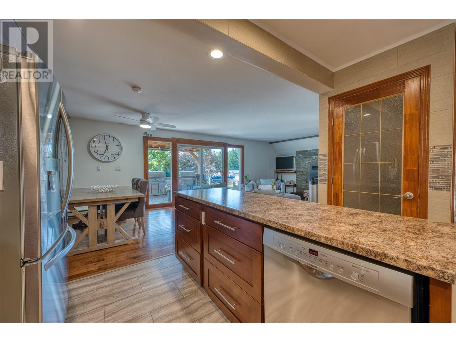 10775 Pinecrest Road, Vernon, British Columbia  V1H 2C1 - Photo 11 - 10354417