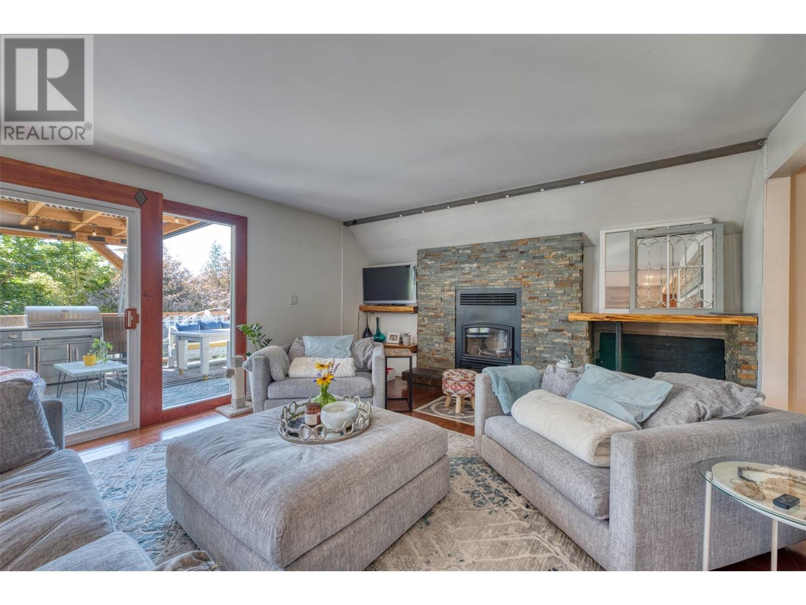 Property at 10775 Pinecrest Road image 5