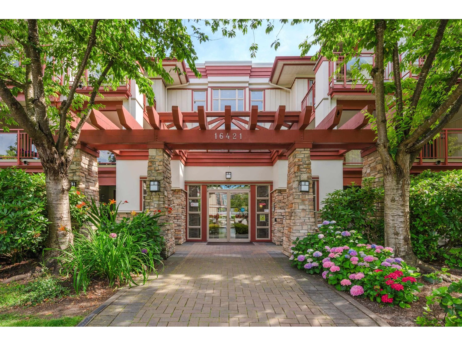 201 16421 64 Avenue, Surrey, British Columbia  V3S 6V7 - Photo 1 - R3023803