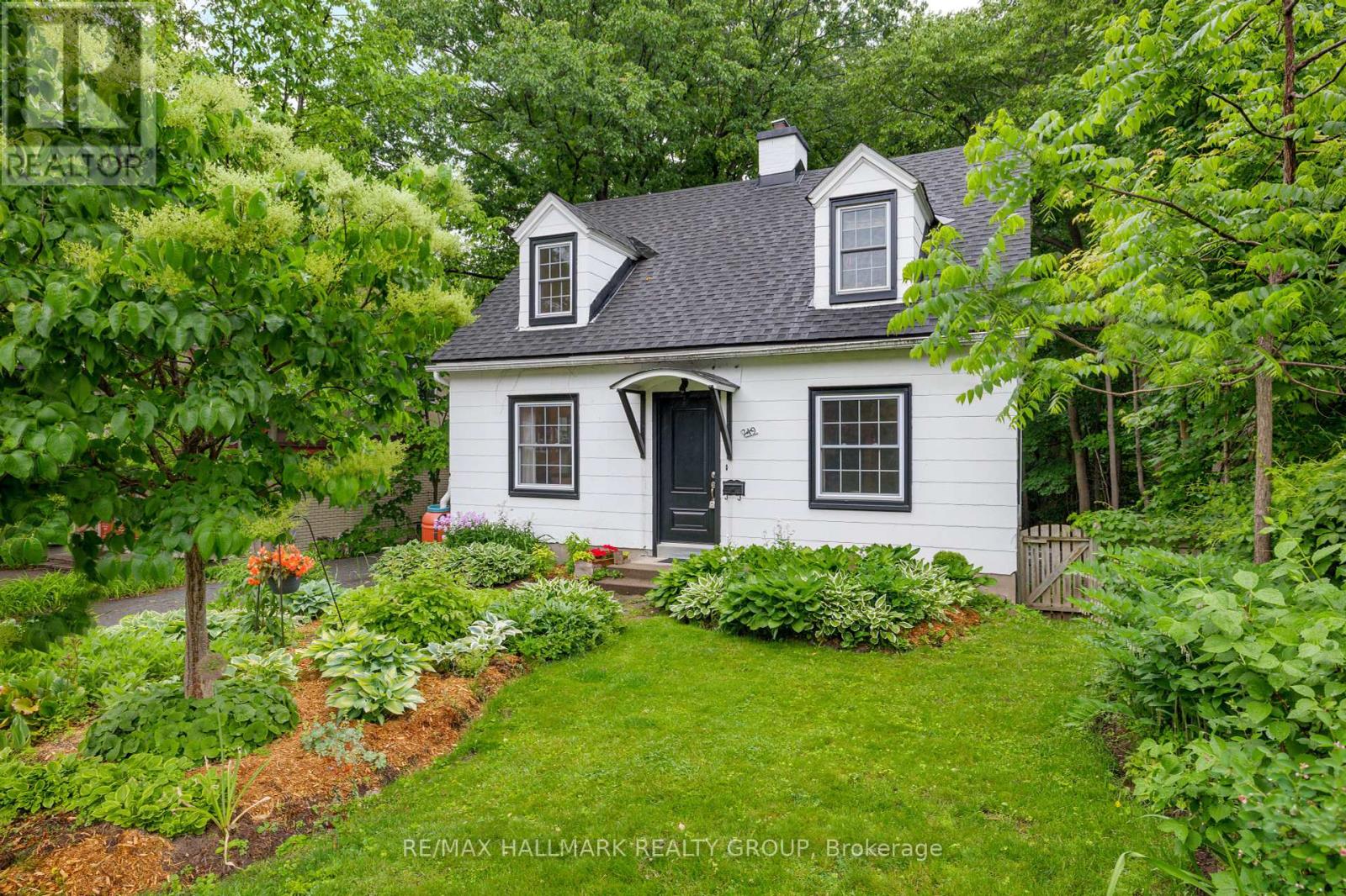 Property at 249 OLD IRVING PLACE image 2