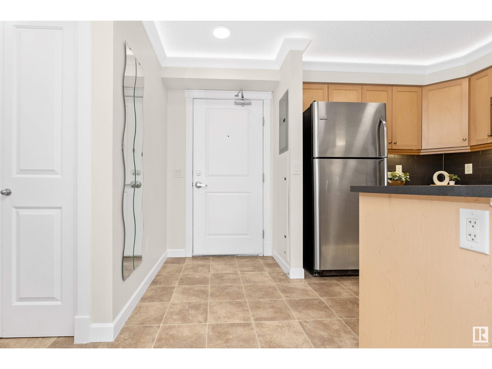 Property at #220 3719 WHITELAW LN NW image 3