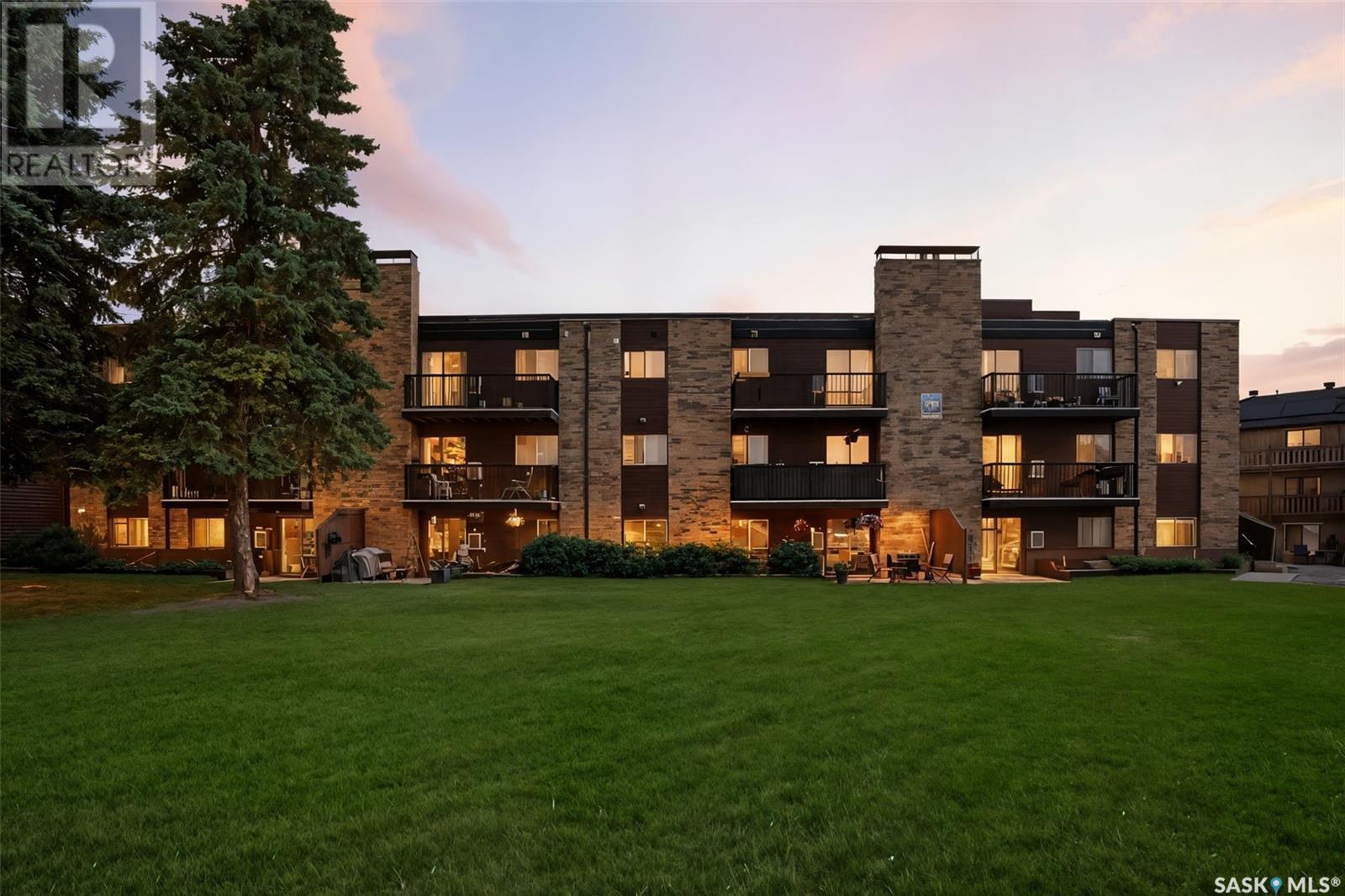 Property at 106 802C Kingsmere BOULEVARD image 1