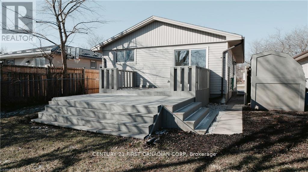 Main - 1072 Jalna Boulevard, London South, Ontario  N6E 2J5 - Photo 10 - X12270360