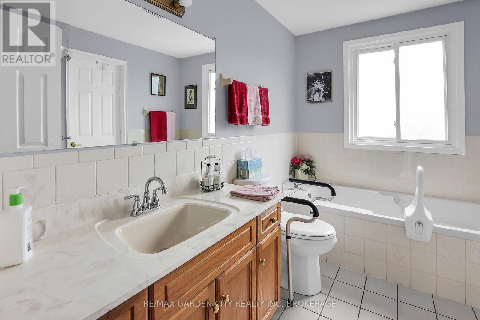 1951 King Street, Lincoln, Ontario  L2R 6P7 - Photo 28 - X12270409