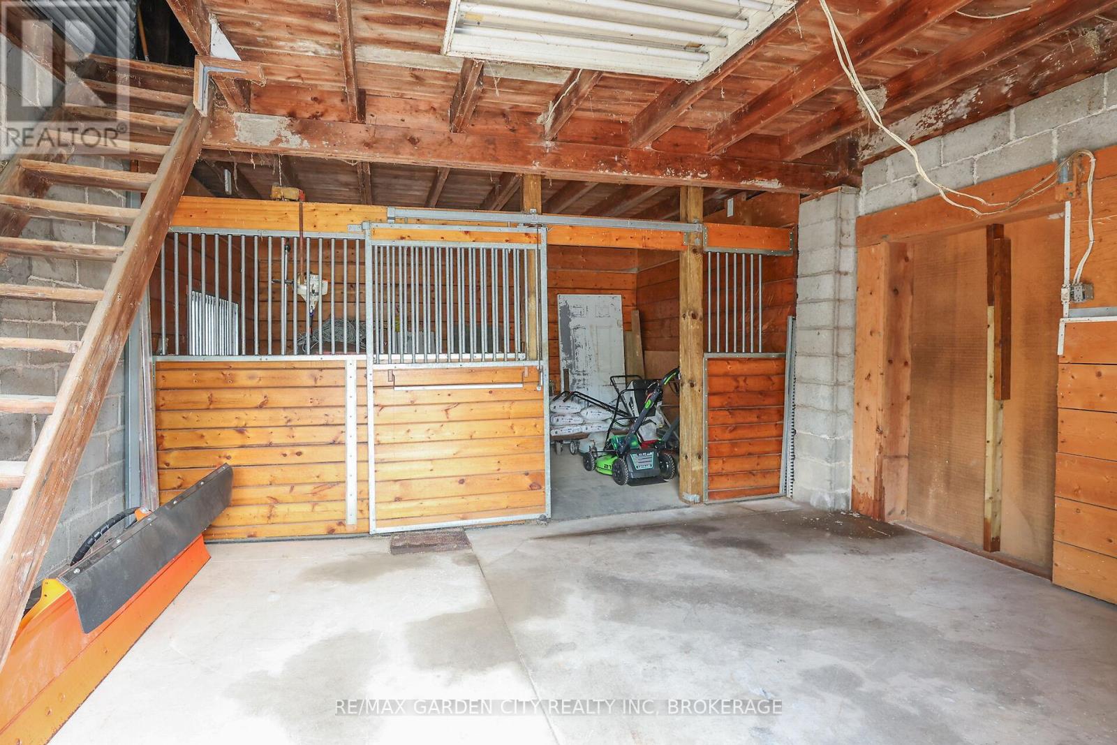 1951 King Street, Lincoln, Ontario  L2R 6P7 - Photo 39 - X12270409