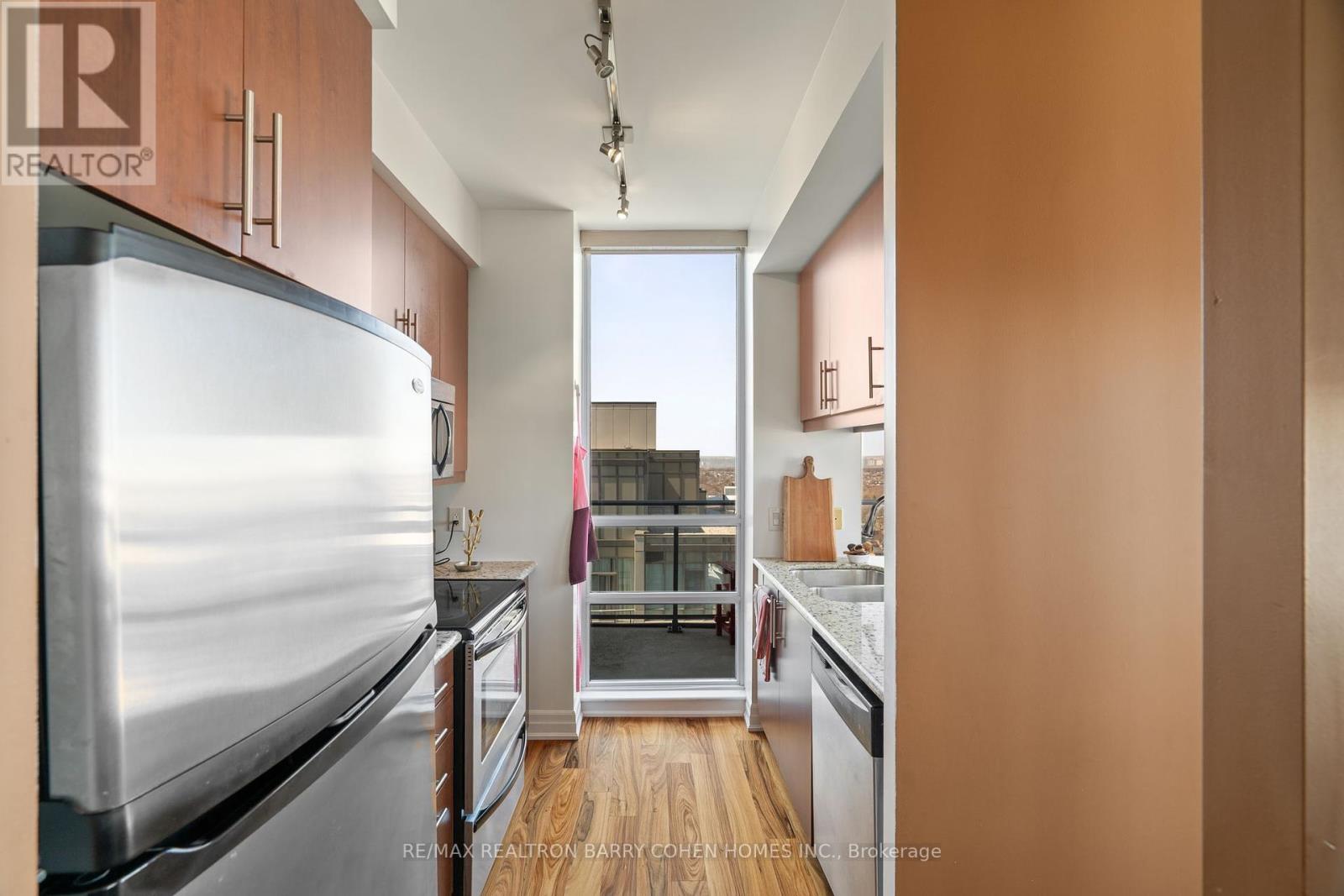 2103 - 500 St Clair Avenue W, Toronto (Humewood-Cedarvale), Ontario  M6C 1A8 - Photo 14 - C12270186
