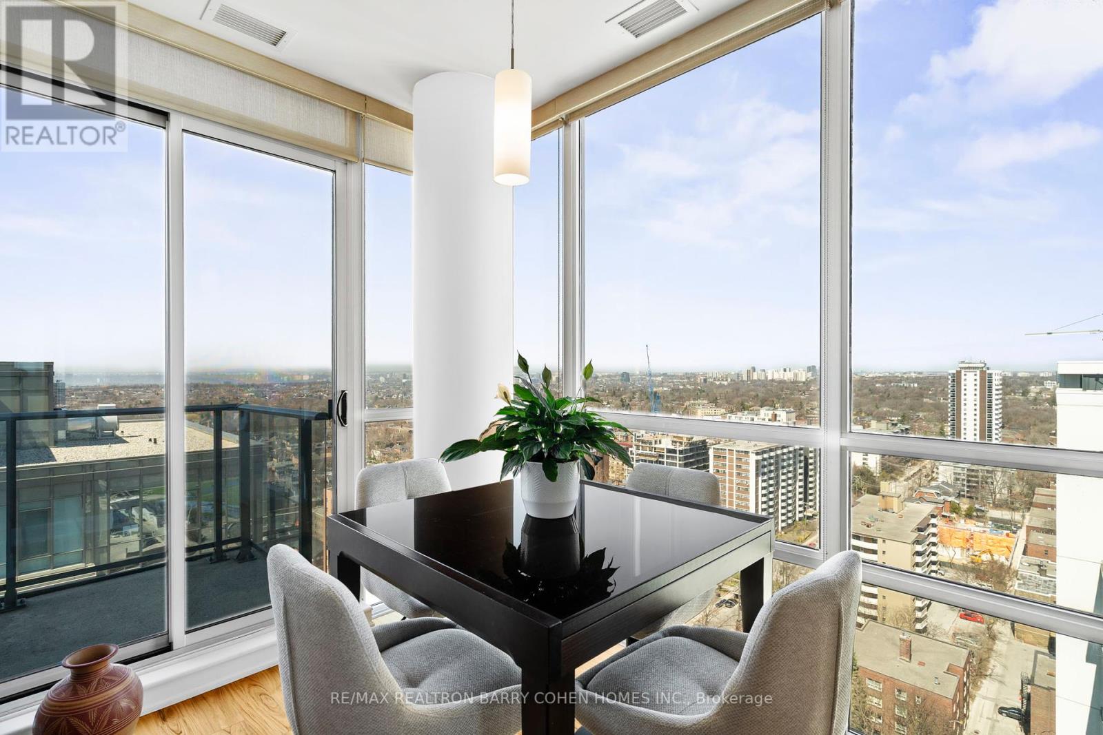 2103 - 500 St Clair Avenue W, Toronto (Humewood-Cedarvale), Ontario  M6C 1A8 - Photo 15 - C12270186