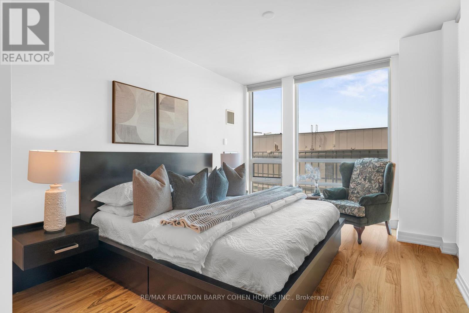 2103 - 500 St Clair Avenue W, Toronto (Humewood-Cedarvale), Ontario  M6C 1A8 - Photo 16 - C12270186
