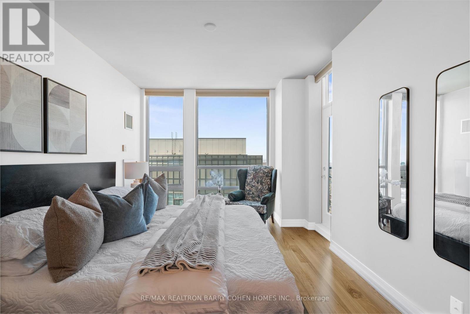 2103 - 500 St Clair Avenue W, Toronto (Humewood-Cedarvale), Ontario  M6C 1A8 - Photo 17 - C12270186