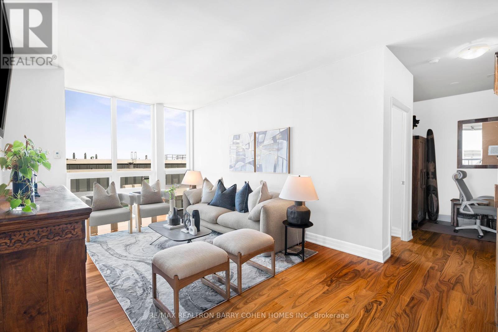 2103 - 500 St Clair Avenue W, Toronto (Humewood-Cedarvale), Ontario  M6C 1A8 - Photo 6 - C12270186