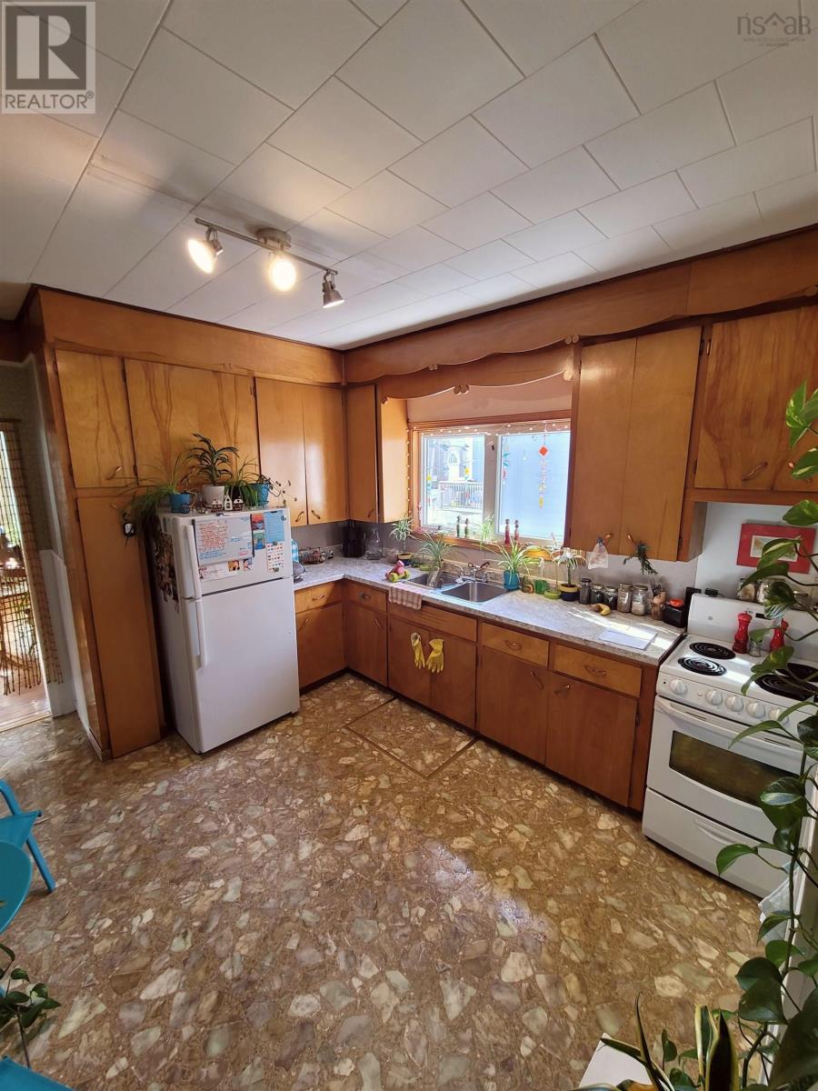 218 York Street, Glace Bay, Nova Scotia  B1A 2L8 - Photo 3 - 202516949
