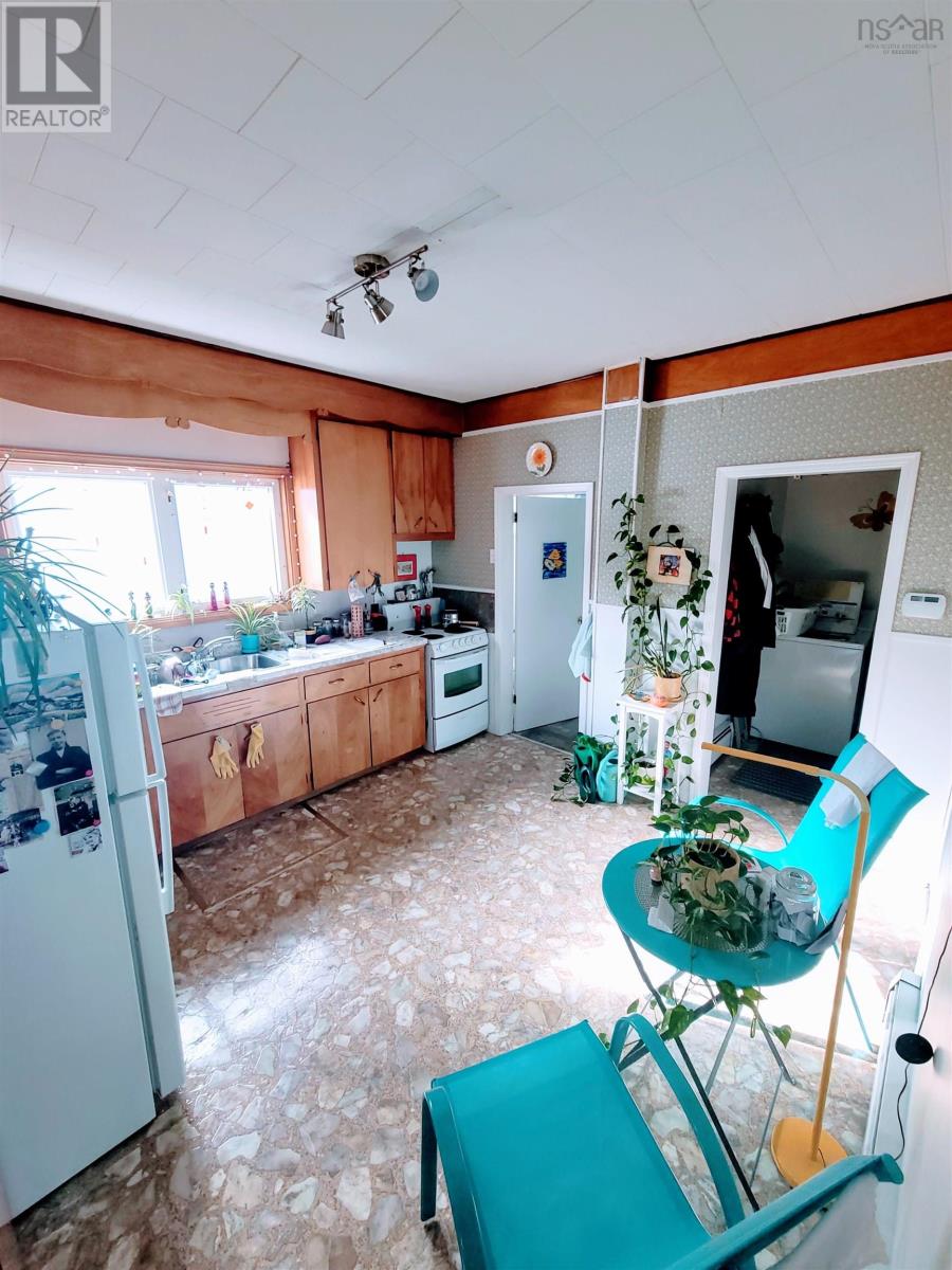 218 York Street, Glace Bay, Nova Scotia  B1A 2L8 - Photo 4 - 202516949