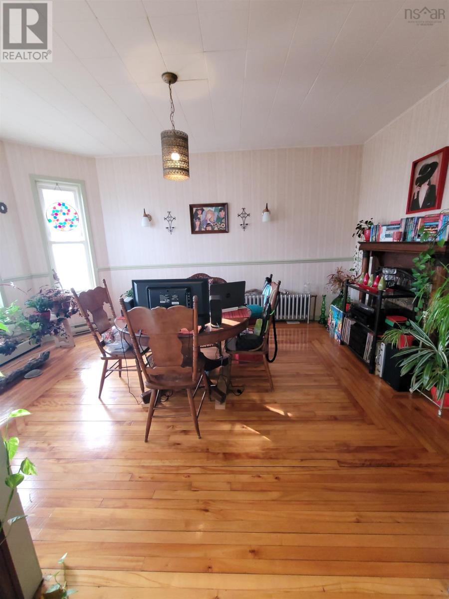218 York Street, Glace Bay, Nova Scotia  B1A 2L8 - Photo 8 - 202516949