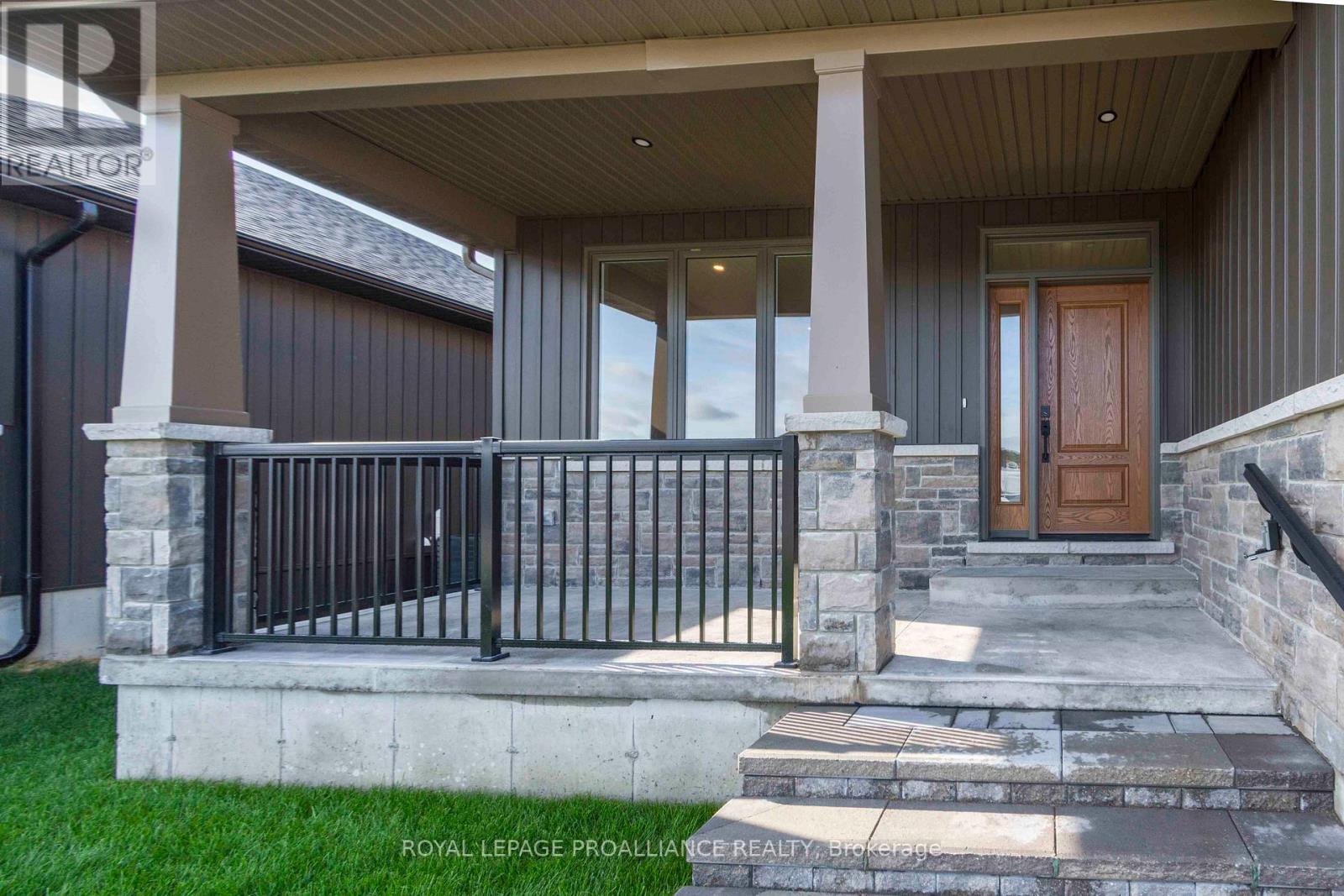 Property at 14 MACKENZIE JOHN CRESCENT image 2