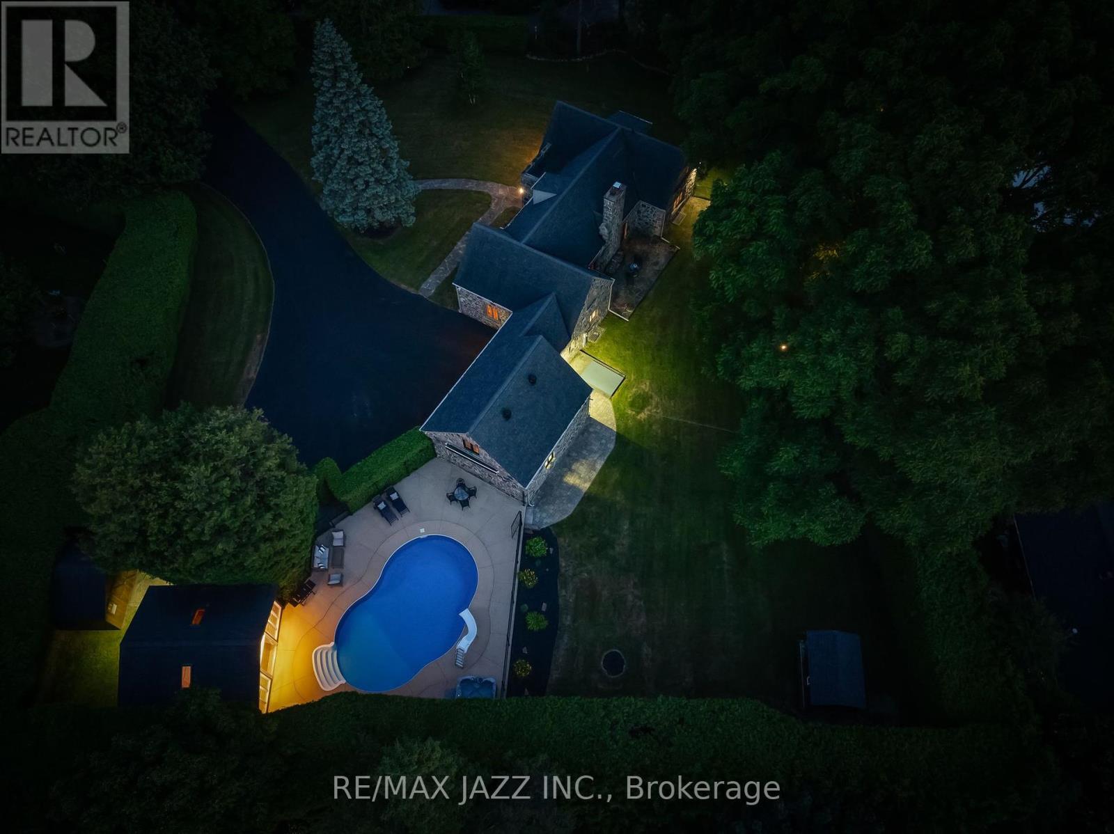 Property at 690 BESSBOROUGH DRIVE image 4