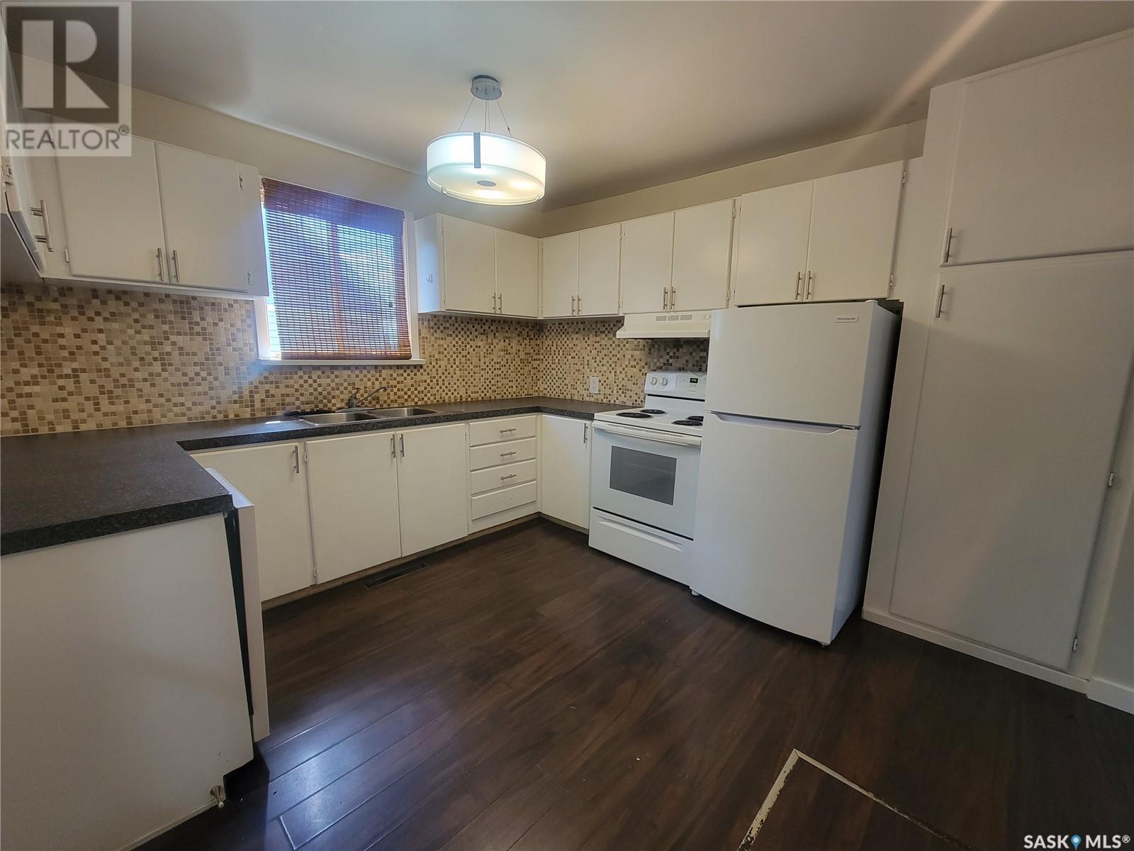 862 109th Street, North Battleford, Saskatchewan  S9A 2C9 - Photo 3 - SK011758