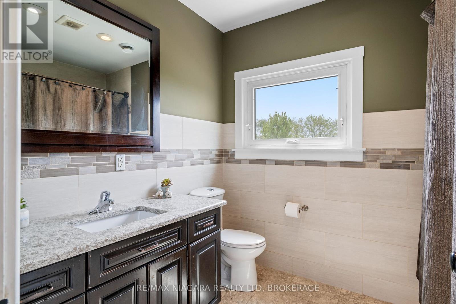 2636 Merrittville Highway, Thorold (Cataract Road), Ontario  L0S 1E6 - Photo 18 - X12267964