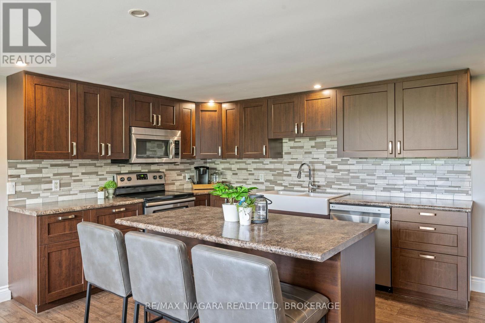 2636 Merrittville Highway, Thorold (Cataract Road), Ontario  L0S 1E6 - Photo 9 - X12267964