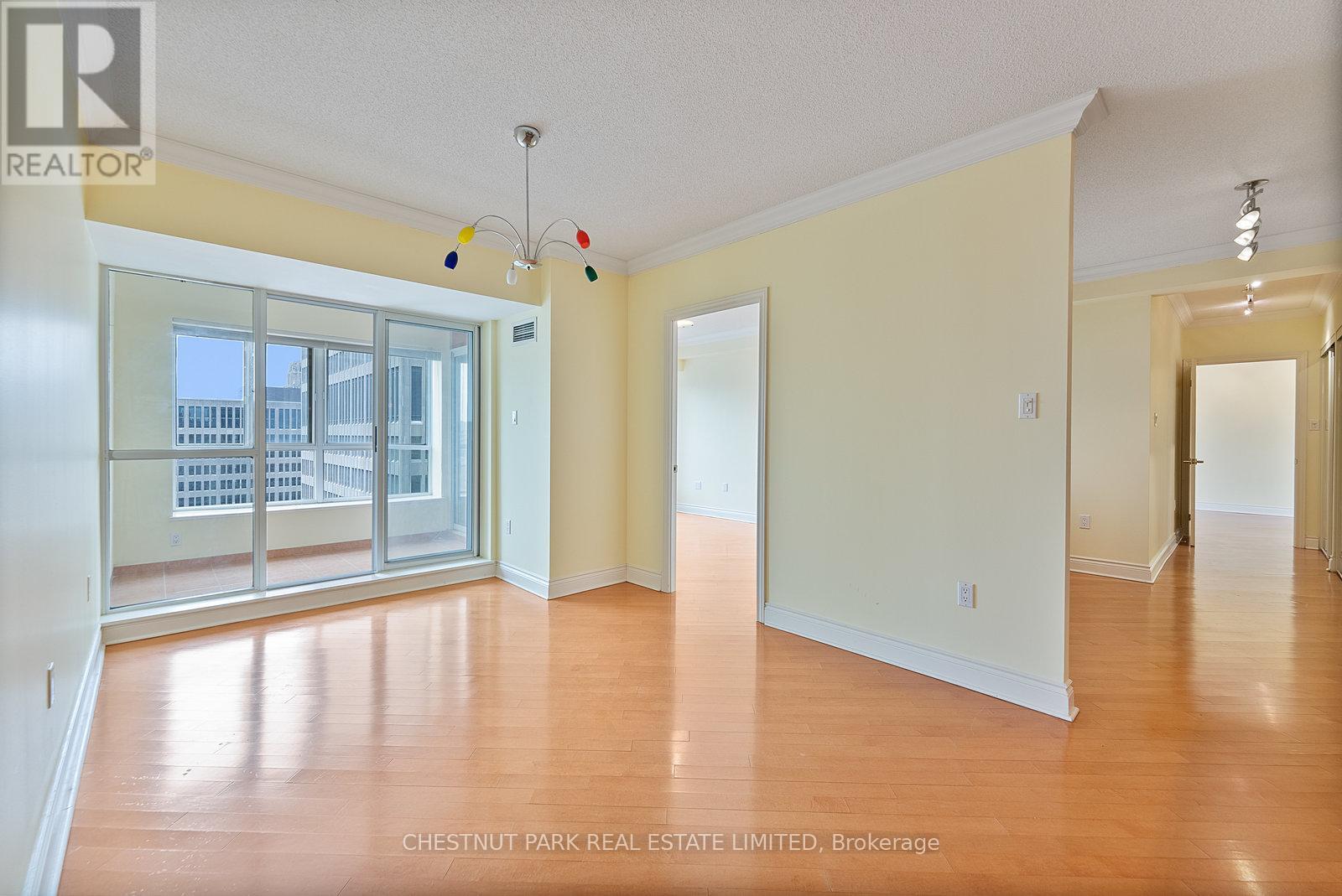 1610 - 889 Bay Street, Toronto, Ontario  M5S 3K5 - Photo 11 - C12270278