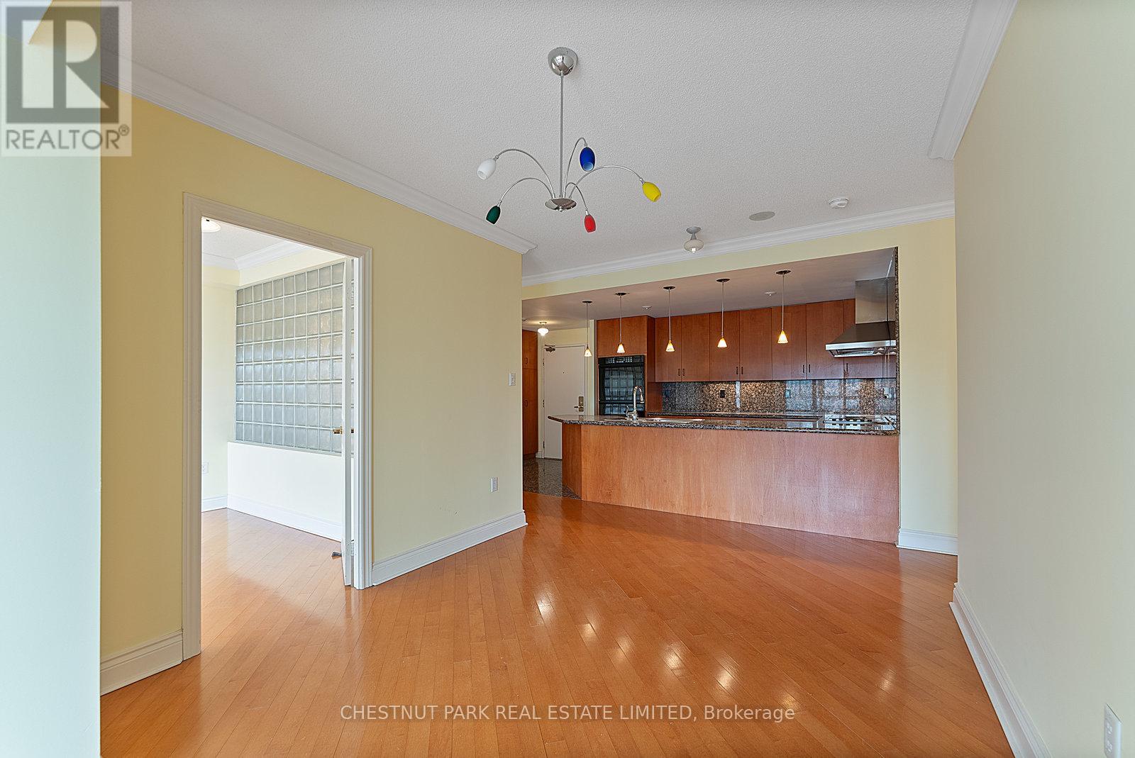 1610 - 889 Bay Street, Toronto, Ontario  M5S 3K5 - Photo 13 - C12270278