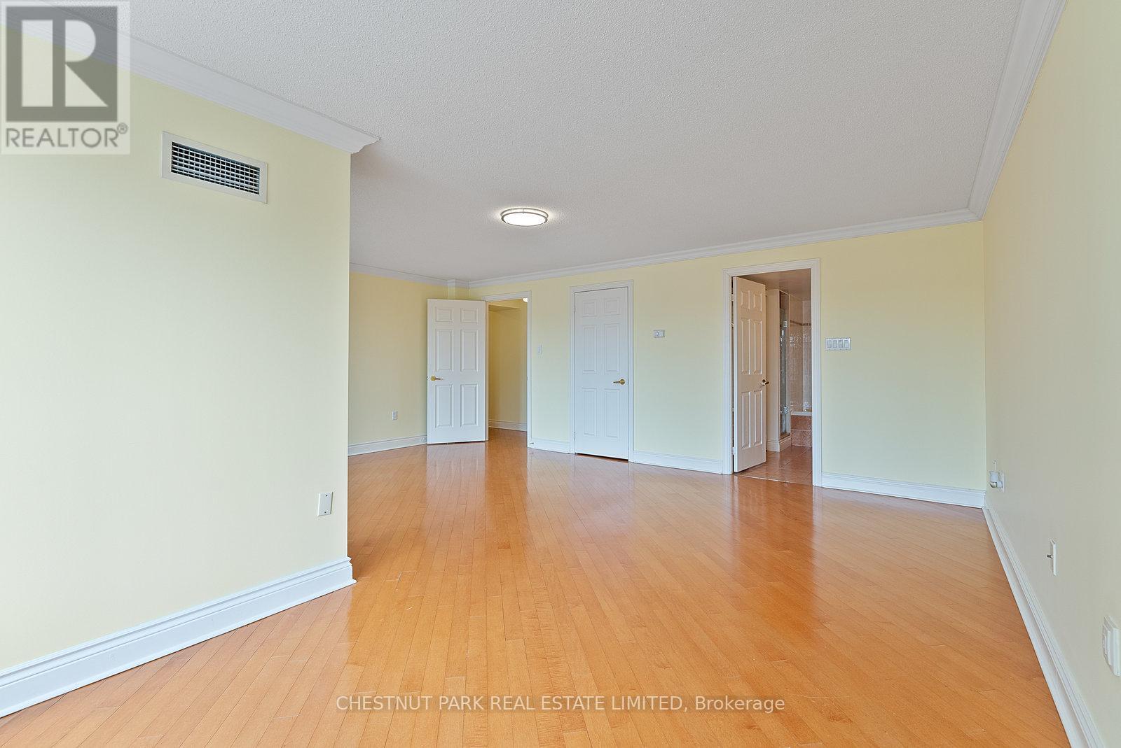 1610 - 889 Bay Street, Toronto, Ontario  M5S 3K5 - Photo 24 - C12270278