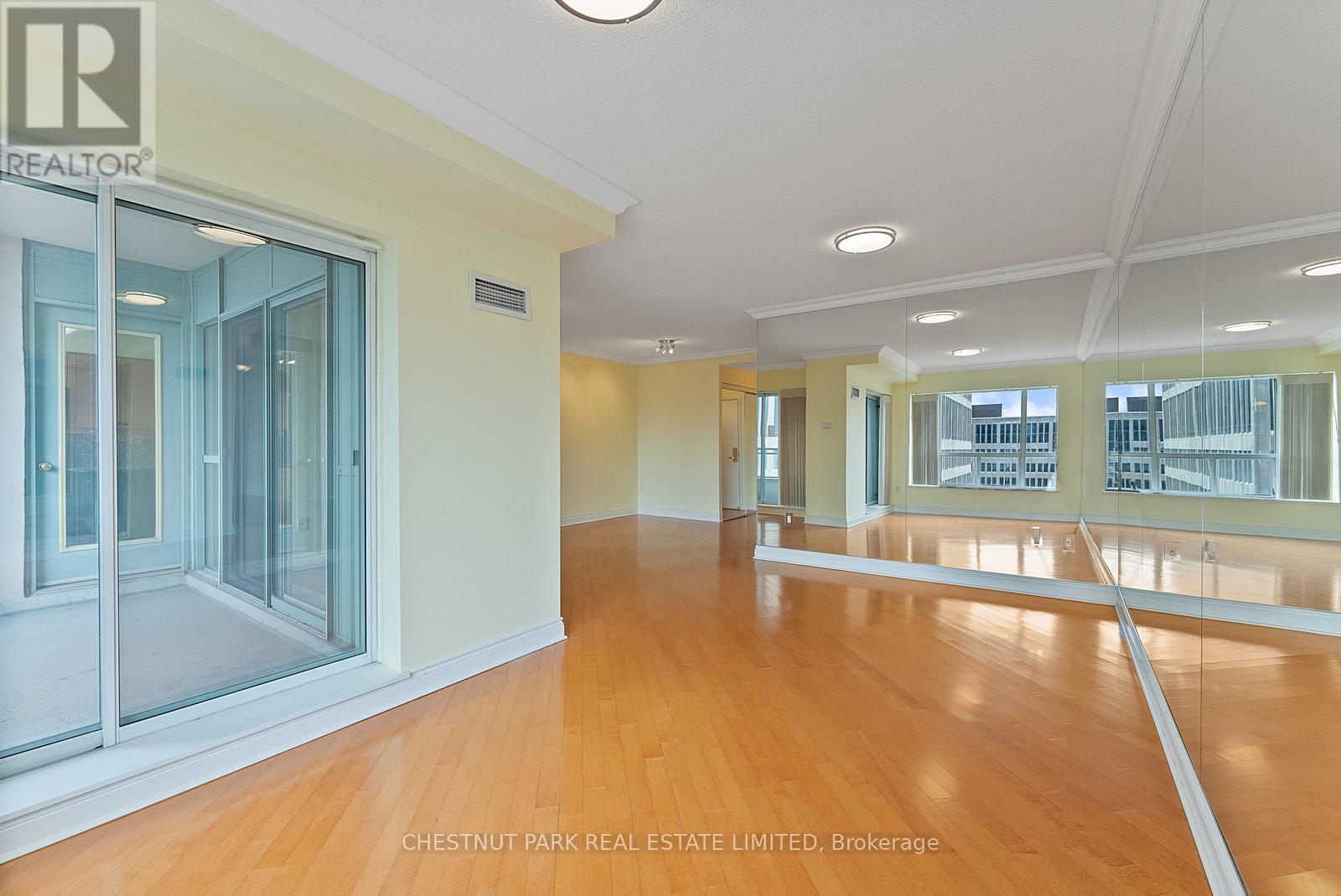 1610 - 889 Bay Street, Toronto, Ontario  M5S 3K5 - Photo 39 - C12270278