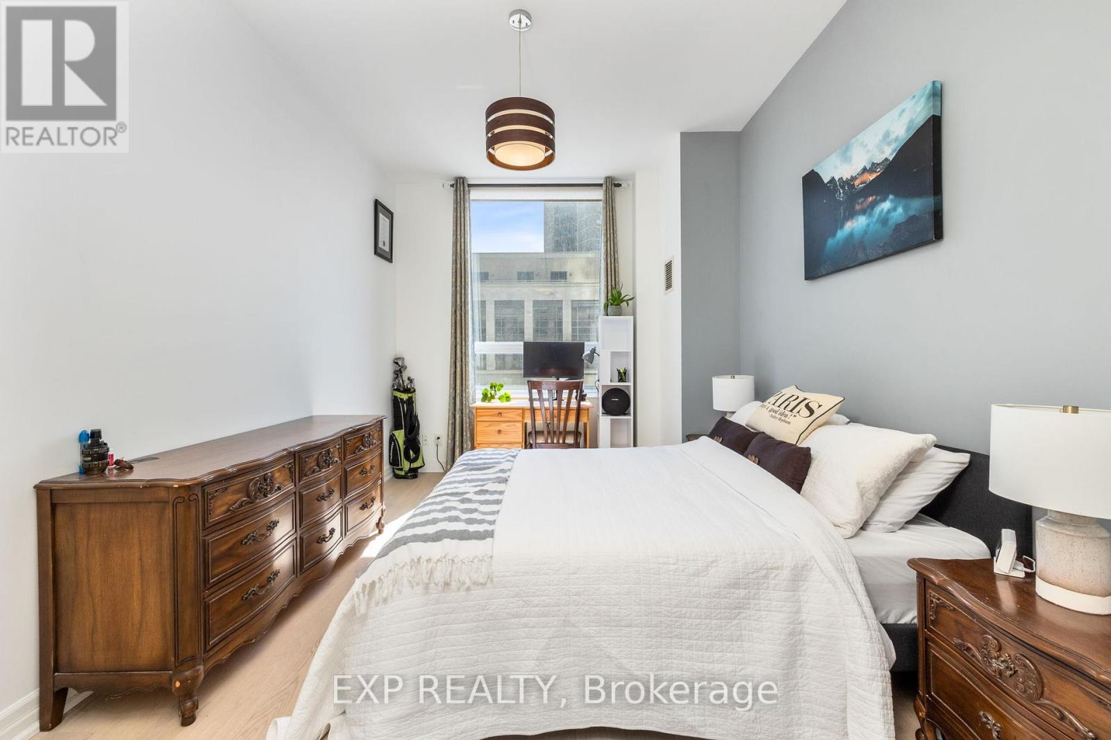 210 - 500 St Clair Avenue W, Toronto (Humewood-Cedarvale), Ontario  M6C 1A8 - Photo 10 - C12270410
