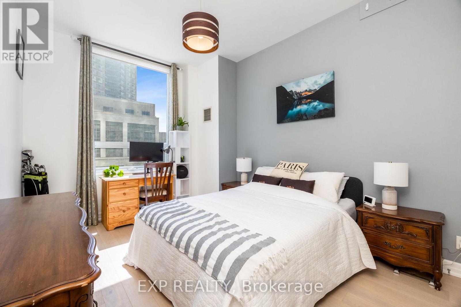 210 - 500 St Clair Avenue W, Toronto (Humewood-Cedarvale), Ontario  M6C 1A8 - Photo 11 - C12270410