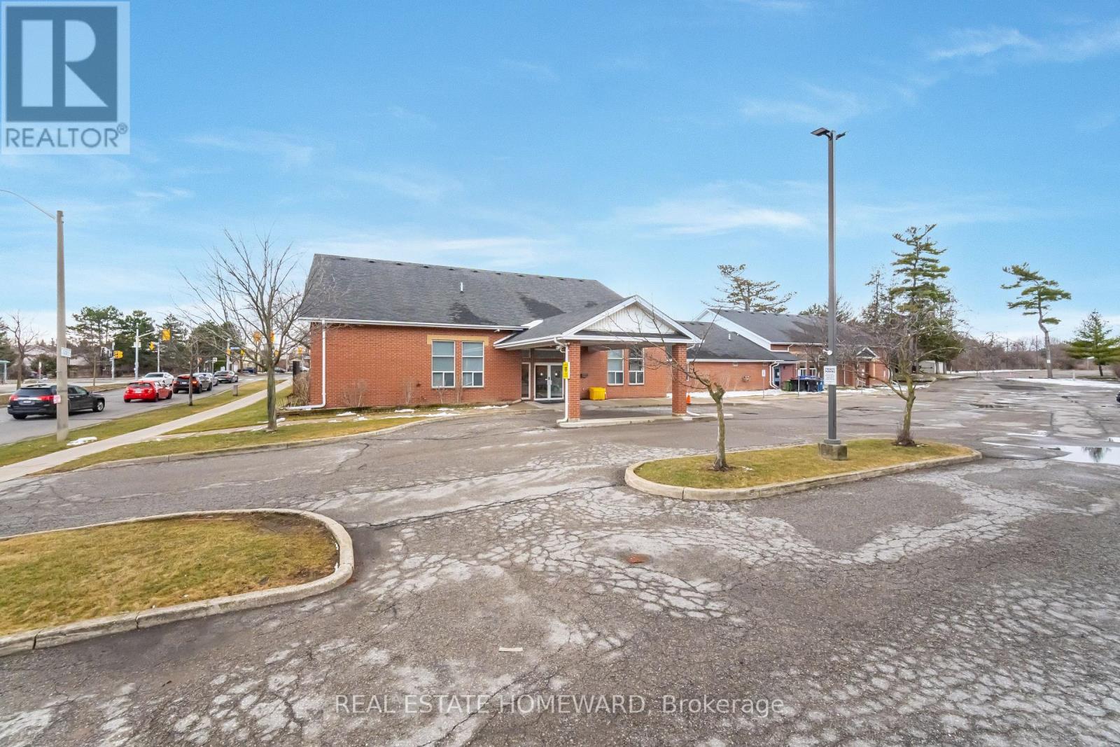 2 Morningview Trail, Toronto, Ontario  M1B 5A8 - Photo 4 - E12270241