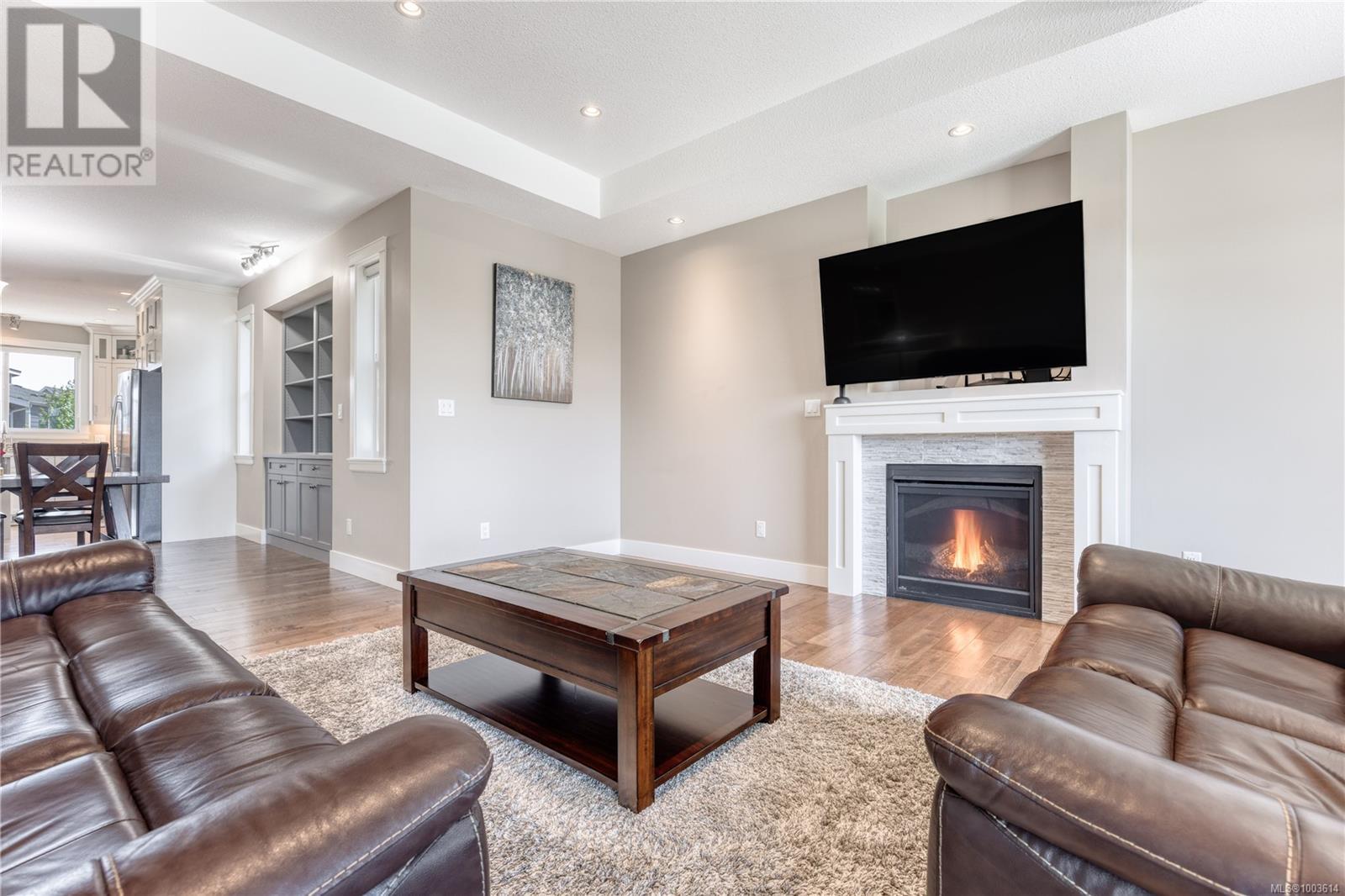 Property at 105 Linmont Rd image 4