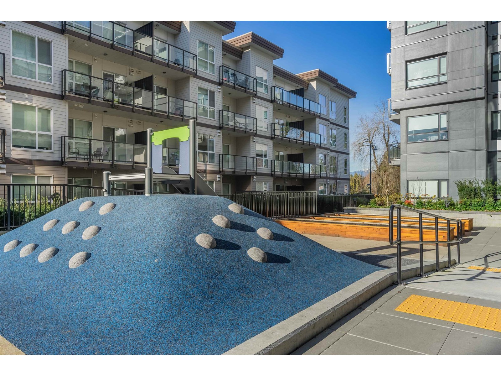 220 13789 107a Avenue, Surrey, British Columbia  V3T 0B8 - Photo 5 - R3024253