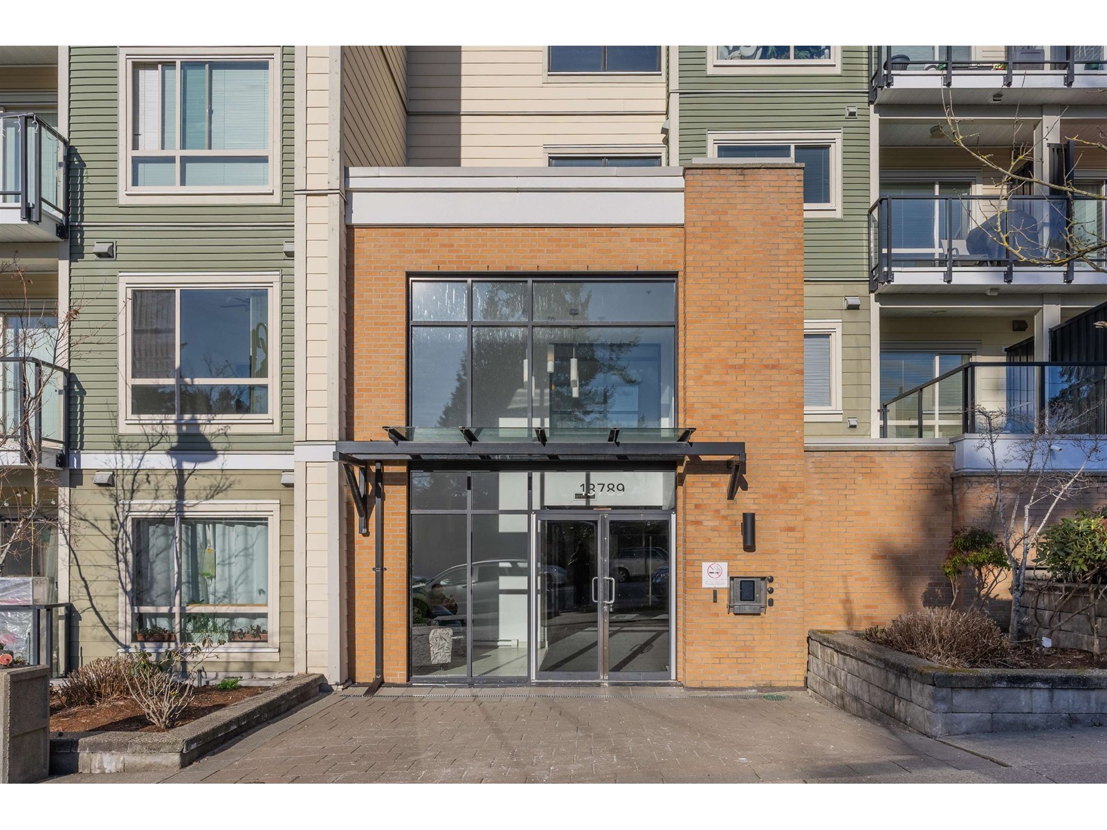 220 13789 107a Avenue, Surrey, British Columbia  V3T 0B8 - Photo 1 - R3024253