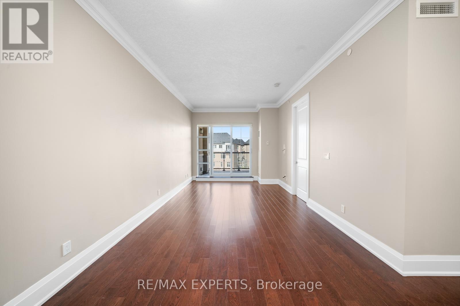 317 - 9909 Pine Valley Drive, Vaughan, Ontario  L4L 1A6 - Photo 11 - N12270280