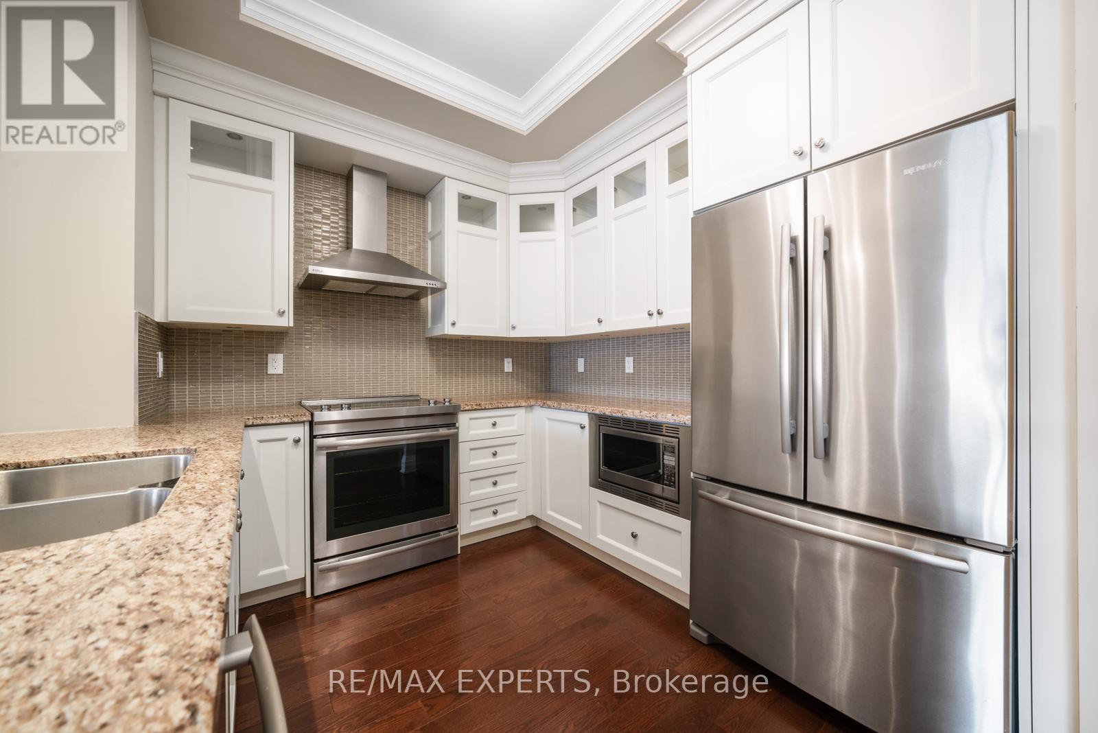 317 - 9909 Pine Valley Drive, Vaughan, Ontario  L4L 1A6 - Photo 6 - N12270280