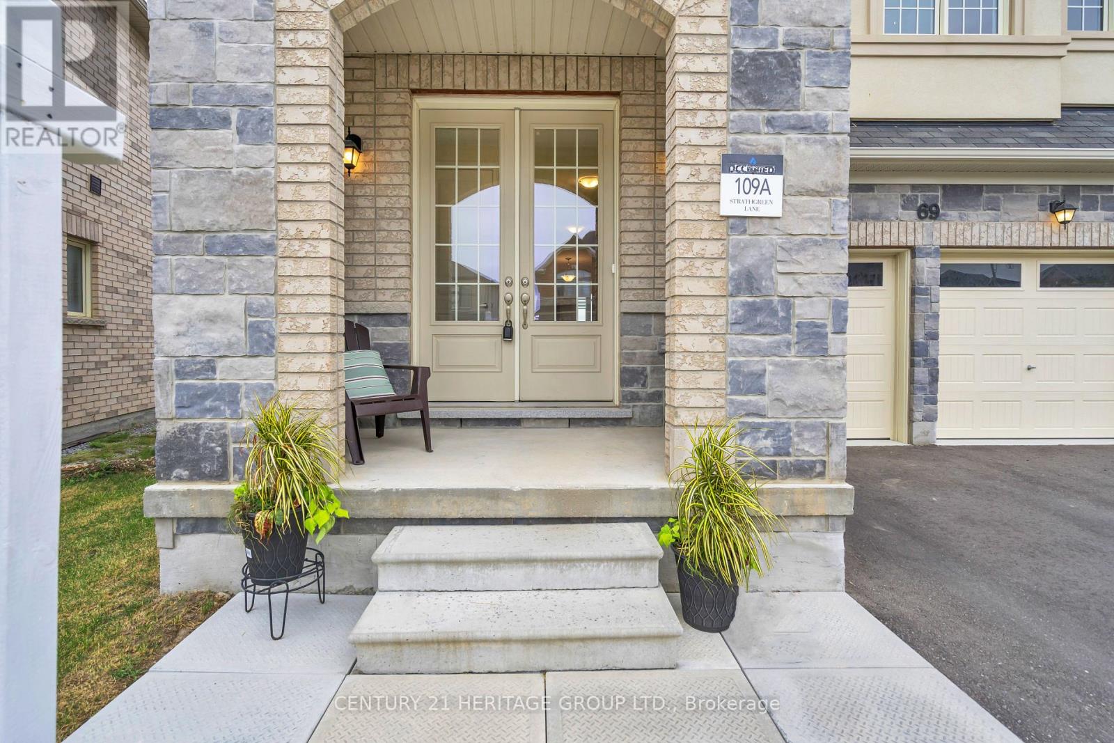 Property at 69 STRATHGREEN LANE image 2