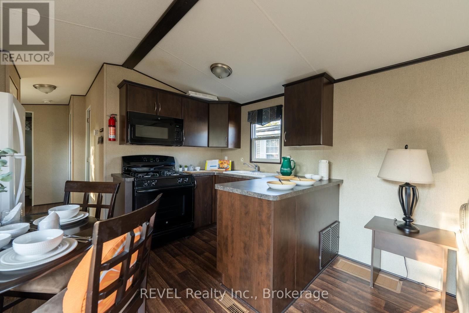 358 - 1501 Line 8 Road, Niagara-On-The-Lake, Ontario  L0S 1J0 - Photo 14 - X12270492