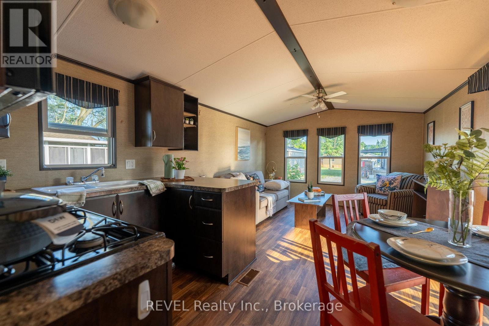 342 - 1501 Line 8 Road, Niagara-On-The-Lake, Ontario  L0S 1J0 - Photo 10 - X12270494