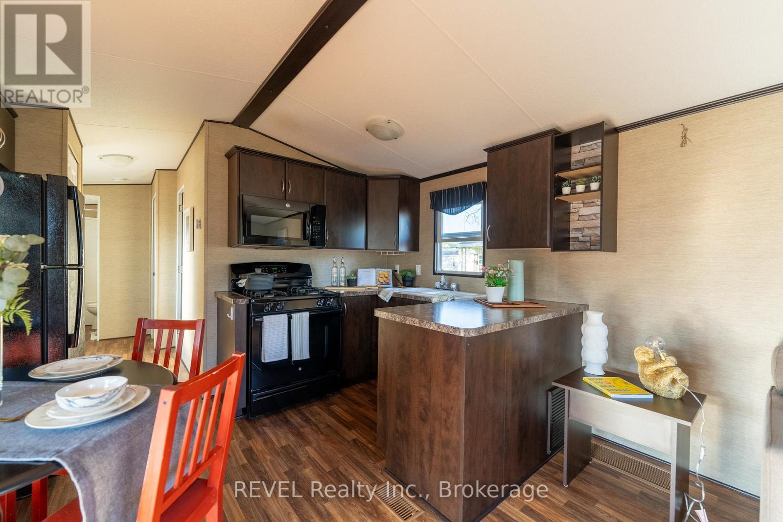 342 - 1501 Line 8 Road, Niagara-On-The-Lake, Ontario  L0S 1J0 - Photo 12 - X12270494