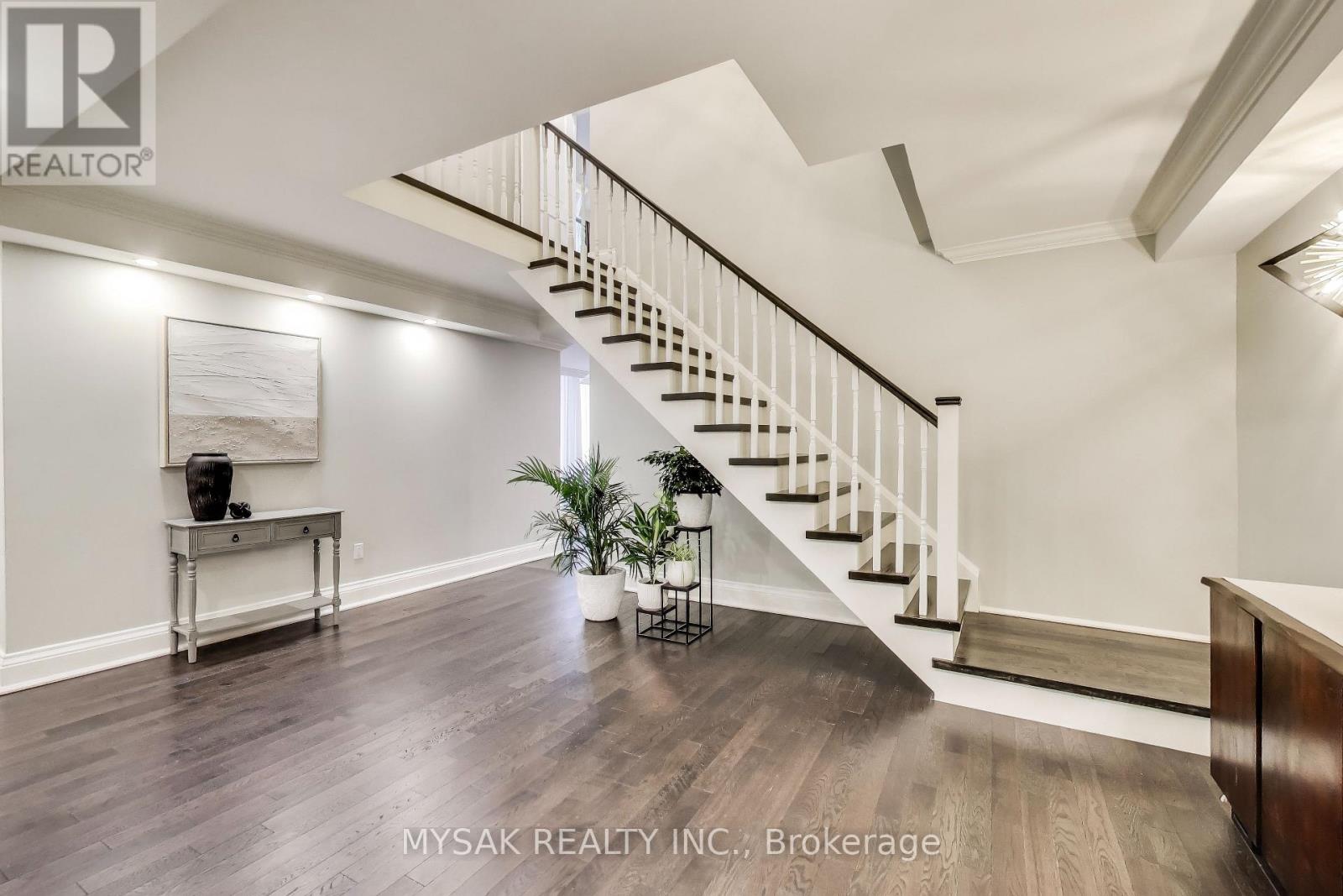 Property at 4504 - 2045 LAKE SHORE BOULEVARD W image 5