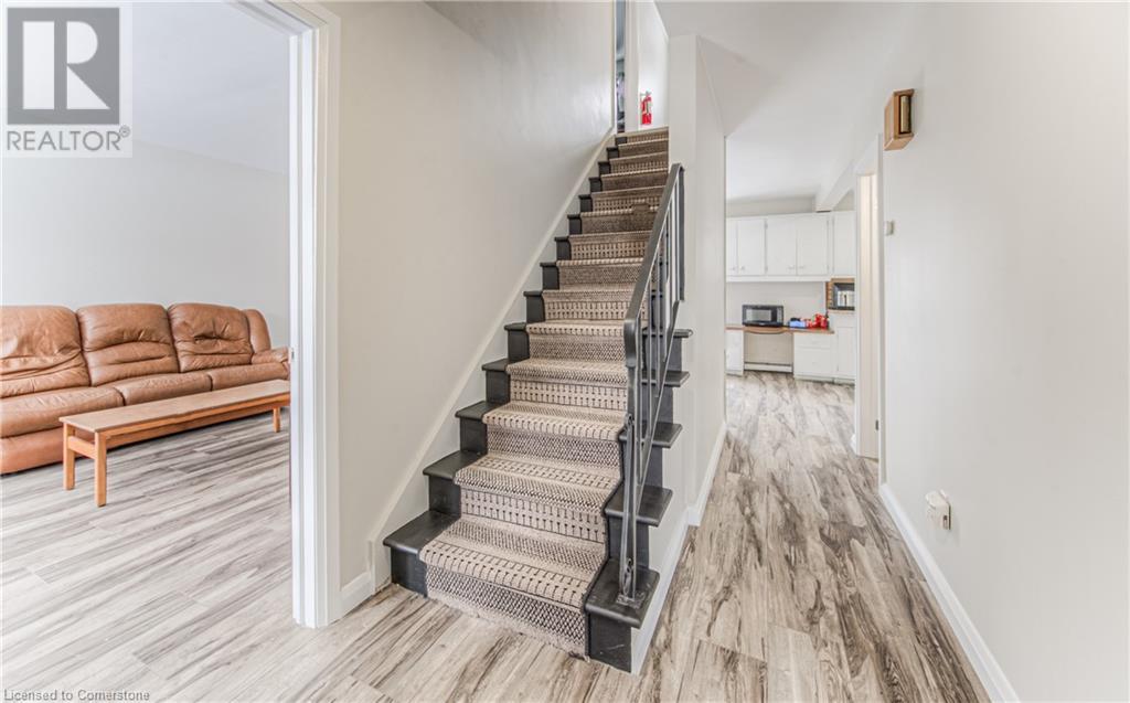 Property at 42 CARDILL Crescent image 4