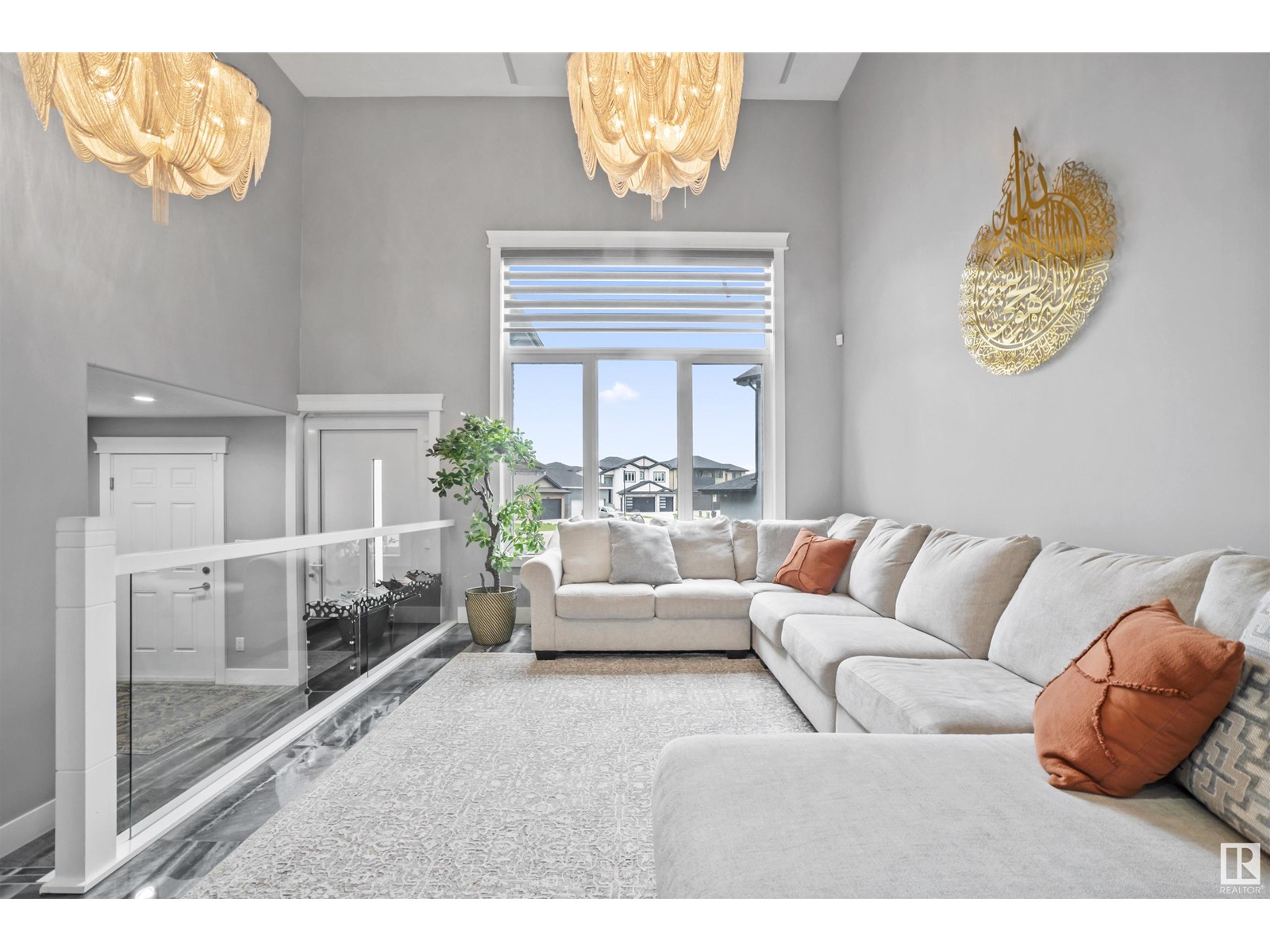 Property at 1012 148 AV NW image 3