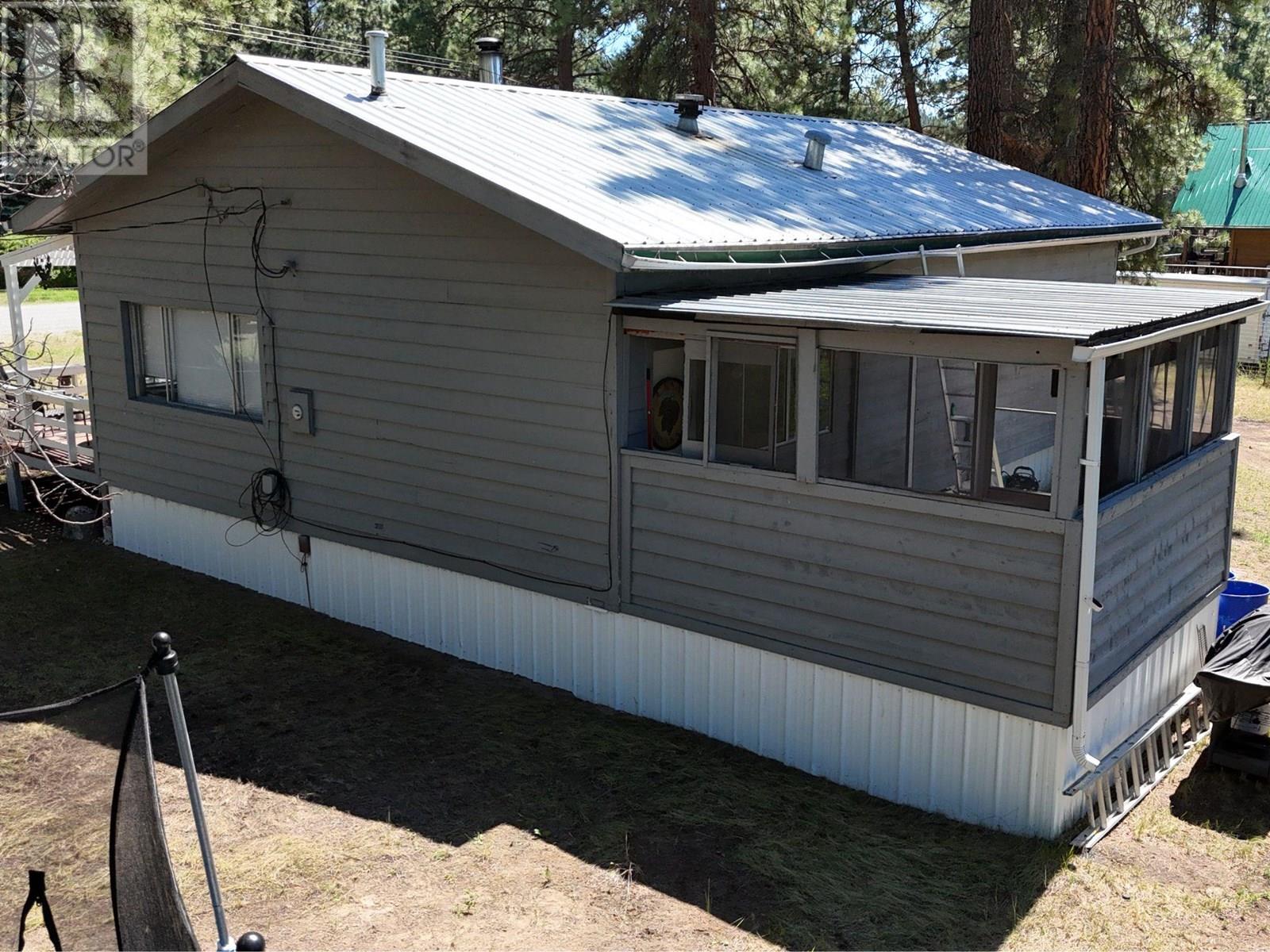 6305 Wasa Lake Park Drive, Wasa, British Columbia  V0B 2K0 - Photo 4 - 10355078