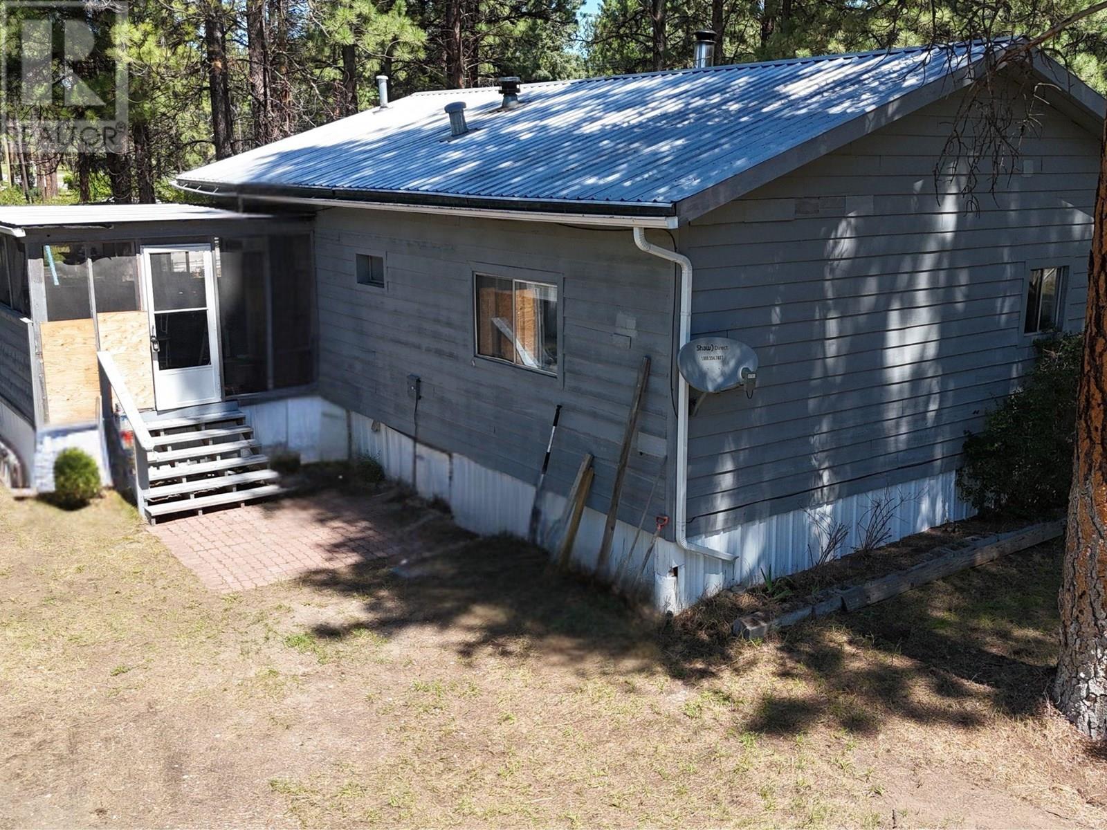 6305 Wasa Lake Park Drive, Wasa, British Columbia  V0B 2K0 - Photo 6 - 10355078