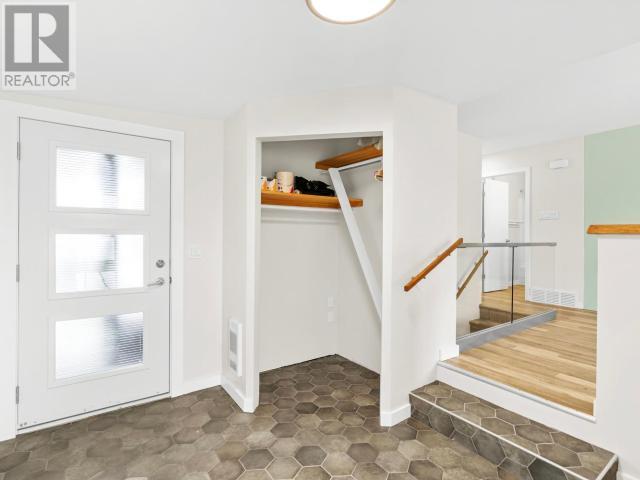 Property at 35 FINCH CRESCENT image 3