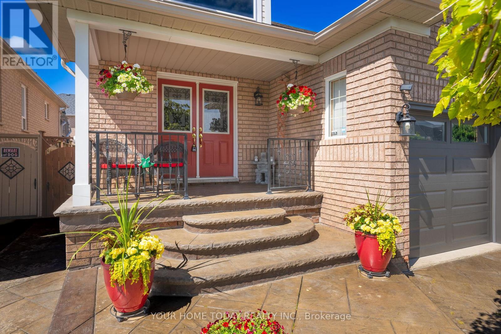 Property at 208 VAN SCOTT DRIVE image 3