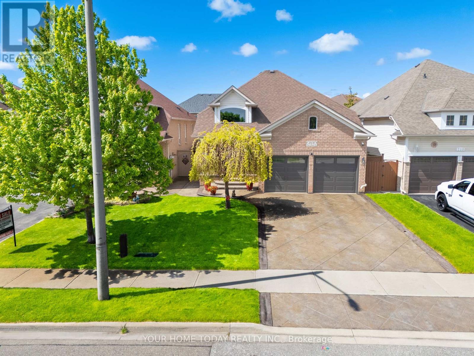 Property at 208 VAN SCOTT DRIVE image 2